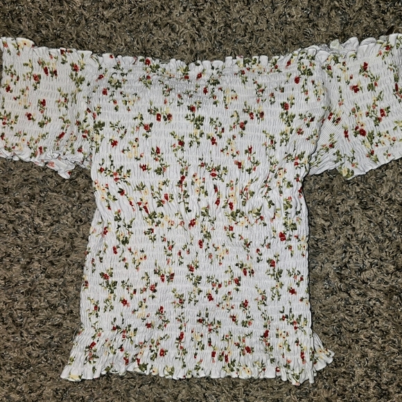 White Floral Ruched Blouse - Picture 4 of 4